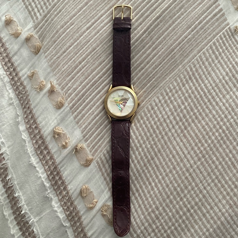 ⌚️🔻VTG Guess Ladies Leather Band Wrist Watch🔻⌚️